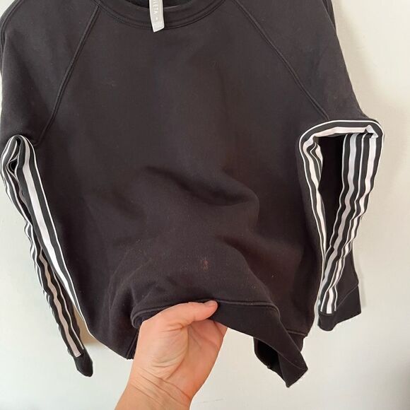 ATHLETA black crew neck sweatshirt with white inner arm stripe. - Picture 5 of 8